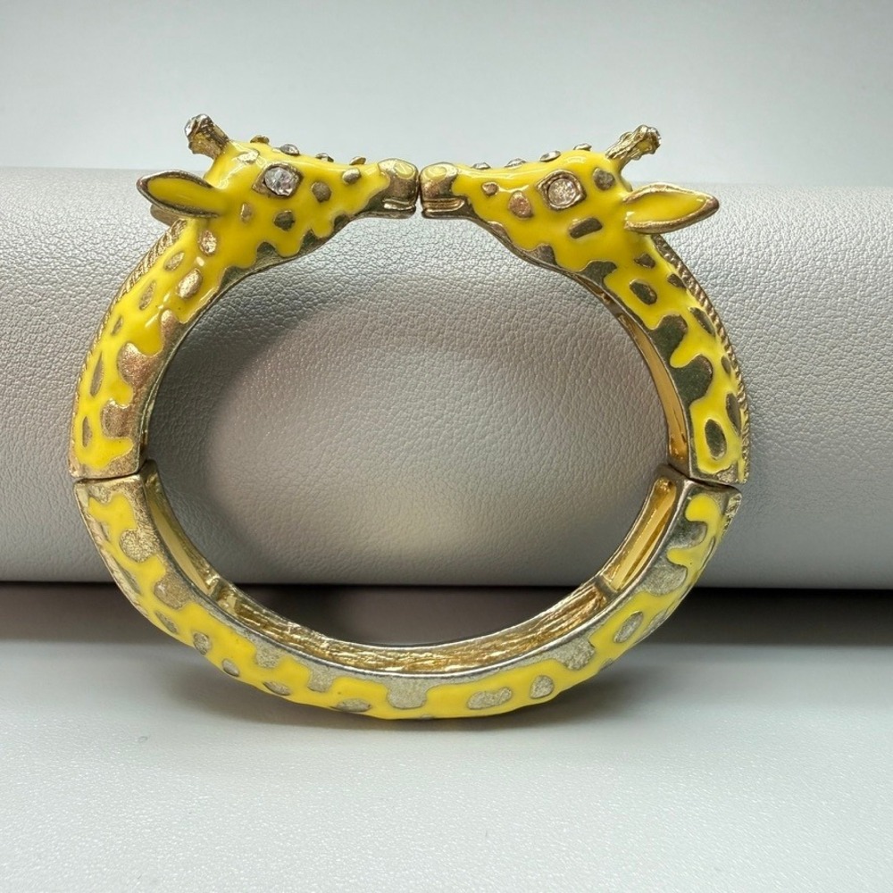 Vintage Yellow Enamel Giraffe Stretch Bracelet Kissing‎ Gold Toned Rhinestones